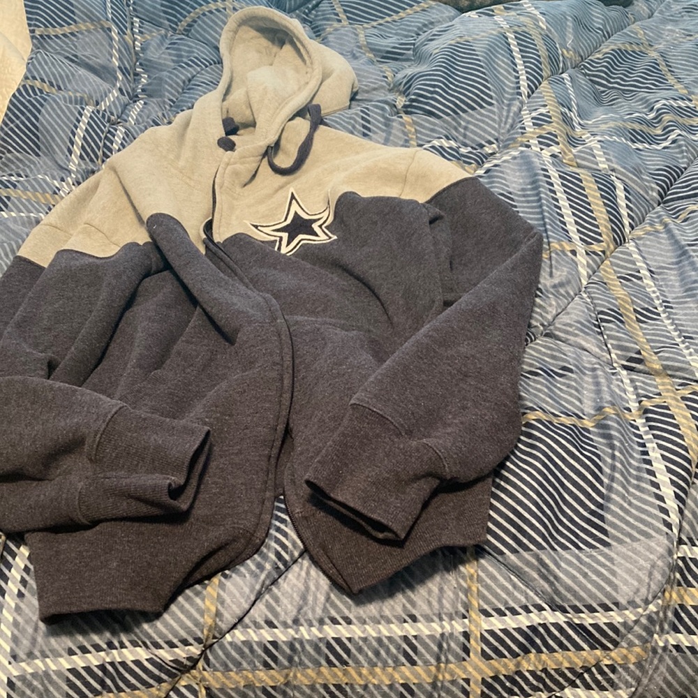 Dallas cowboys sweatshirt size M